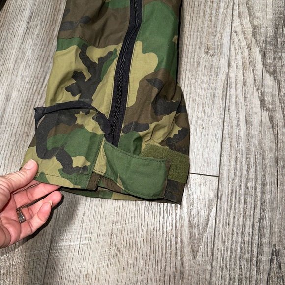 Vintage BDU US military army camo extended cold weather trousers pants S/M rain - Picture 7 of 11